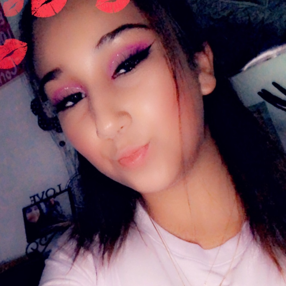 Meet your Posher, Lena